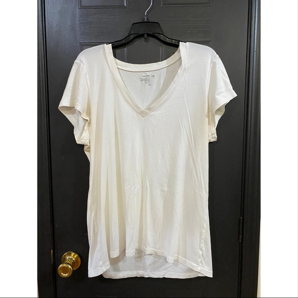 Old Navy Tops - Old Navy T-shirt